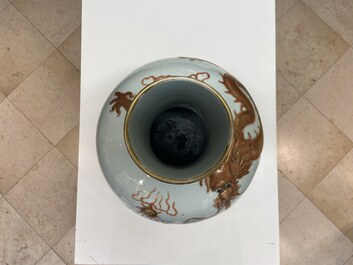 A Chinese famille verte 'tianqiu ping' vase with a dragon and carps, Qianlong mark, 19th C.