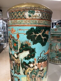 A Chinese cylindrical famille verte turquoise-ground vase, 19th C.