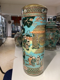 A Chinese cylindrical famille verte turquoise-ground vase, 19th C.
