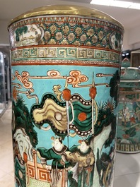 A Chinese cylindrical famille verte turquoise-ground vase, 19th C.