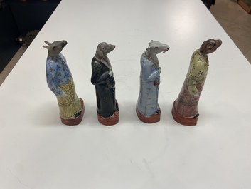 Een complete set met de twaalf dieren uit de Chinese zodiak in famille rose porselein, Hongxian zegelmerk, Republiek
