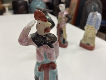 Een complete set met de twaalf dieren uit de Chinese zodiak in famille rose porselein, Hongxian zegelmerk, Republiek