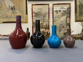 Vier Chinese monochrome flesvormige vazen, Kangxi en 19e eeuw