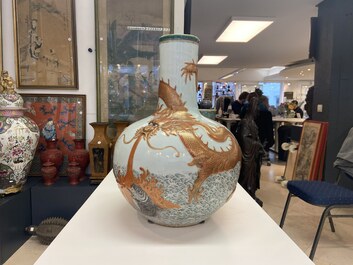 A Chinese famille verte 'tianqiu ping' vase with a dragon and carps, Qianlong mark, 19th C.