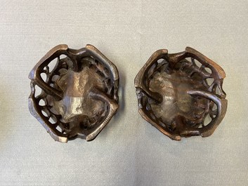 Een paar Chinese octagonale kommen met trigrammen, Tongzhi merk en periode