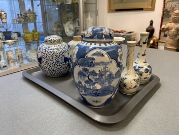 Veertien Chinese blauw-witte vazen, 18/20e eeuw