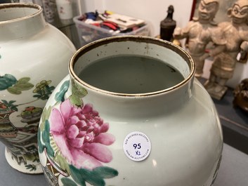A pair of Chinese qianjiang cai vases and covers with antiquities, 19/20th C.
