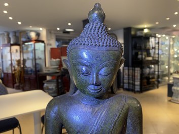 A large Burmese bronze figure of Buddha, 17/18th C.
