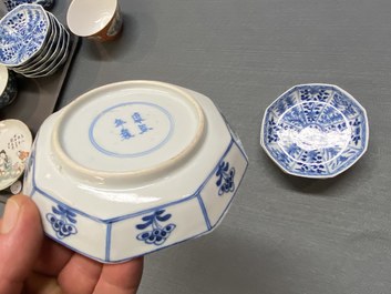 Een uitgebreide en diverse collectie Chinees porselein, Kangxi en later