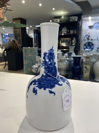 A Chinese blue and white mallet 'phoenix' vase, Kangxi mark, 19/20th C.