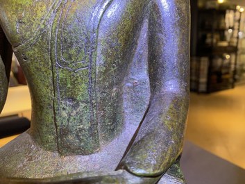 A large Burmese bronze figure of Buddha, 17/18th C.