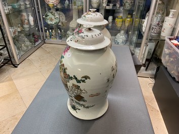 A pair of Chinese qianjiang cai vases and covers with antiquities, 19/20th C.