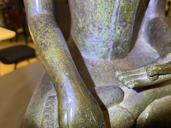 A large Burmese bronze figure of Buddha, 17/18th C.