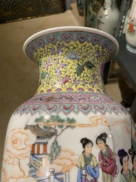 Drie Chinese famille rose vazen, Qianlong merken, Republiek