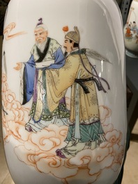 Drie Chinese famille rose vazen, Qianlong merken, Republiek