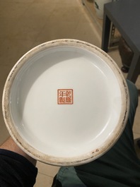 Drie Chinese famille rose vazen, Qianlong merken, Republiek