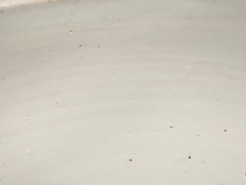 Un aquarium en porcelaine de Chine en bleu et blanc, 19&egrave;me