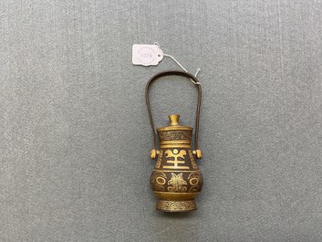 Un vase couvert en fer forg&eacute; partiellement dor&eacute; &agrave; la feuille, Chine, probablement 19&egrave;me