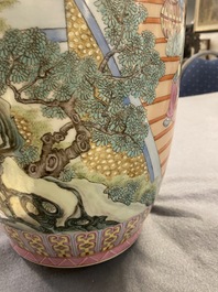 Een Chinese famille rose vaas, Qianlong merk, Republiek