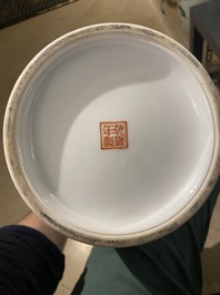 Drie Chinese famille rose vazen, Qianlong merken, Republiek
