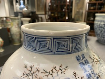 Een paar Chinese wucai dekselpotten, 19/20e eeuw