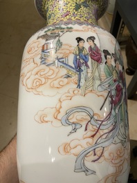 Drie Chinese famille rose vazen, Qianlong merken, Republiek