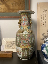 A large Chinese Canton famille rose vase, 19th C.