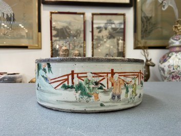 A Chinese famille verte 'playing boys' censer, 18/19th C.