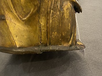 Une figure de Bouddha assis en bronze dor&eacute;, Chine, Ming