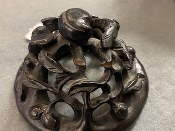 Un br&ucirc;le-parfum en bronze aux anses et pieds en forme d'&eacute;l&eacute;phants, Chine, marque et &eacute;poque de Qianlong