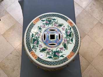 A Chinese famille rose 'ducks in a lotus pond' garden seat, 19th C.