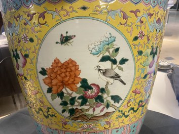 A Chinese famille rose jardini&egrave;re on wooden stand, 19th C.