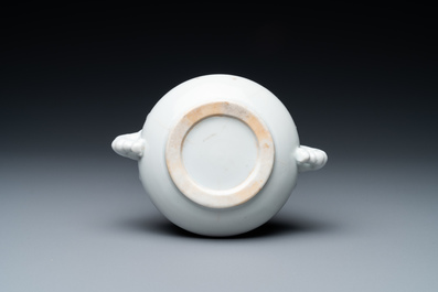 A Chinese Dehua blanc de Chine censer with elephant heads, 18/19th C.