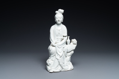A Chinese Dehua blanc de Chine figure of Guanyin, impressed mark, 19/20th C.