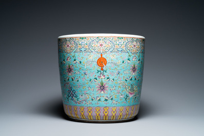 A Chinese famille rose turquoise-ground 'bajixiang' jardini&egrave;re, 19th C.