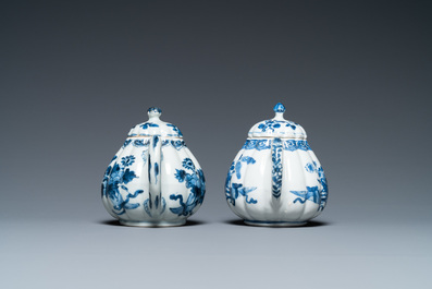 Four Chinese blue and white cups, four saucers and two teapots, Kangxi
