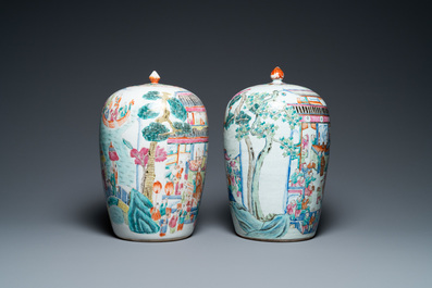 Twee Chinese famille rose dekselpotten met 'lentefestival' decor, 19e eeuw