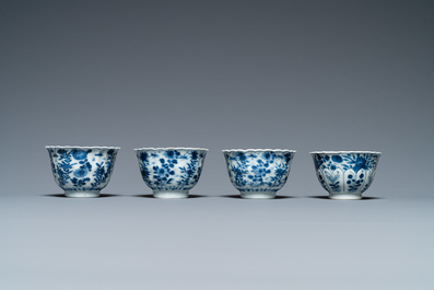 Four Chinese blue and white cups, four saucers and two teapots, Kangxi