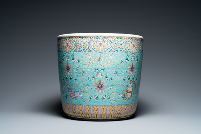 A Chinese famille rose turquoise-ground 'bajixiang' jardini&egrave;re, 19th C.