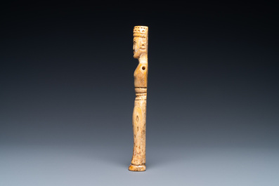An Eastern Roman or Byzantine carved bone figure of a man, 6/10th C.