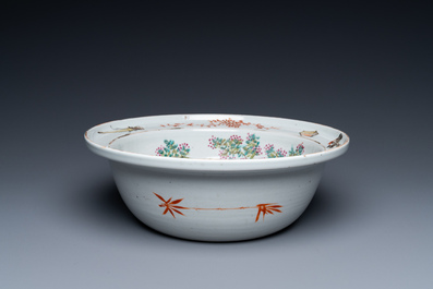 A large Chinese qianjiang cai bowl, Republic