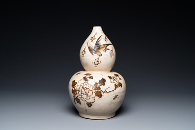 Een Chinese Cizhou kalebasvaas, Song/Yuan