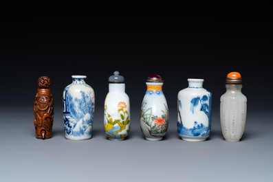 Six Chinese glass, porcelain, bamboo and agate snuff bottles, 19/20th C.