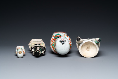 Vier Chinese famille verte en noire figuren, Kangxi