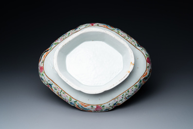A fine Chinese Canton famille rose bowl on foot, 19th C.