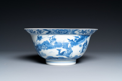 Een Chinese blauw-witte 'klapmuts' kom, Kangxi merk en periode