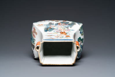 A Chinese famille rose 'immortals' vase, 19th C.