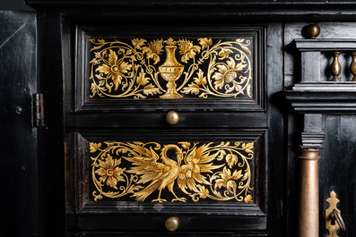 Un cabinet en bois d'&eacute;b&egrave;ne, bois noirci et bois peint, Anvers, 17&egrave;me