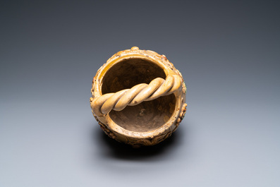Een vuurkorfje in Torhouts aardewerk, Willemyns, gedateerd 1821