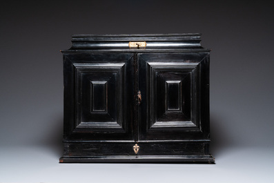Un cabinet en bois d'&eacute;b&egrave;ne, bois noirci et bois peint, Anvers, 17&egrave;me